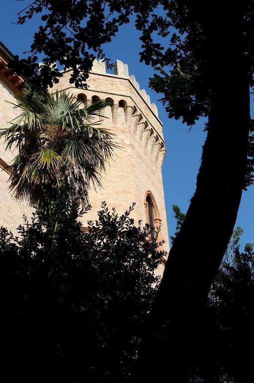 מלון פאנו Castello Montegiove מראה חיצוני תמונה