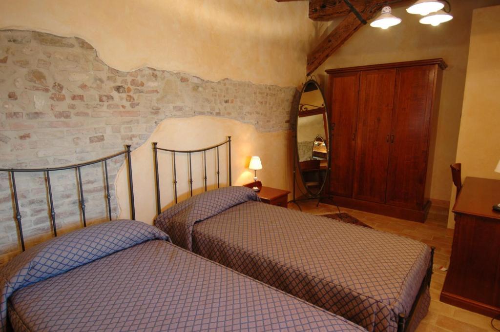 מלון פאנו Castello Montegiove חדר תמונה