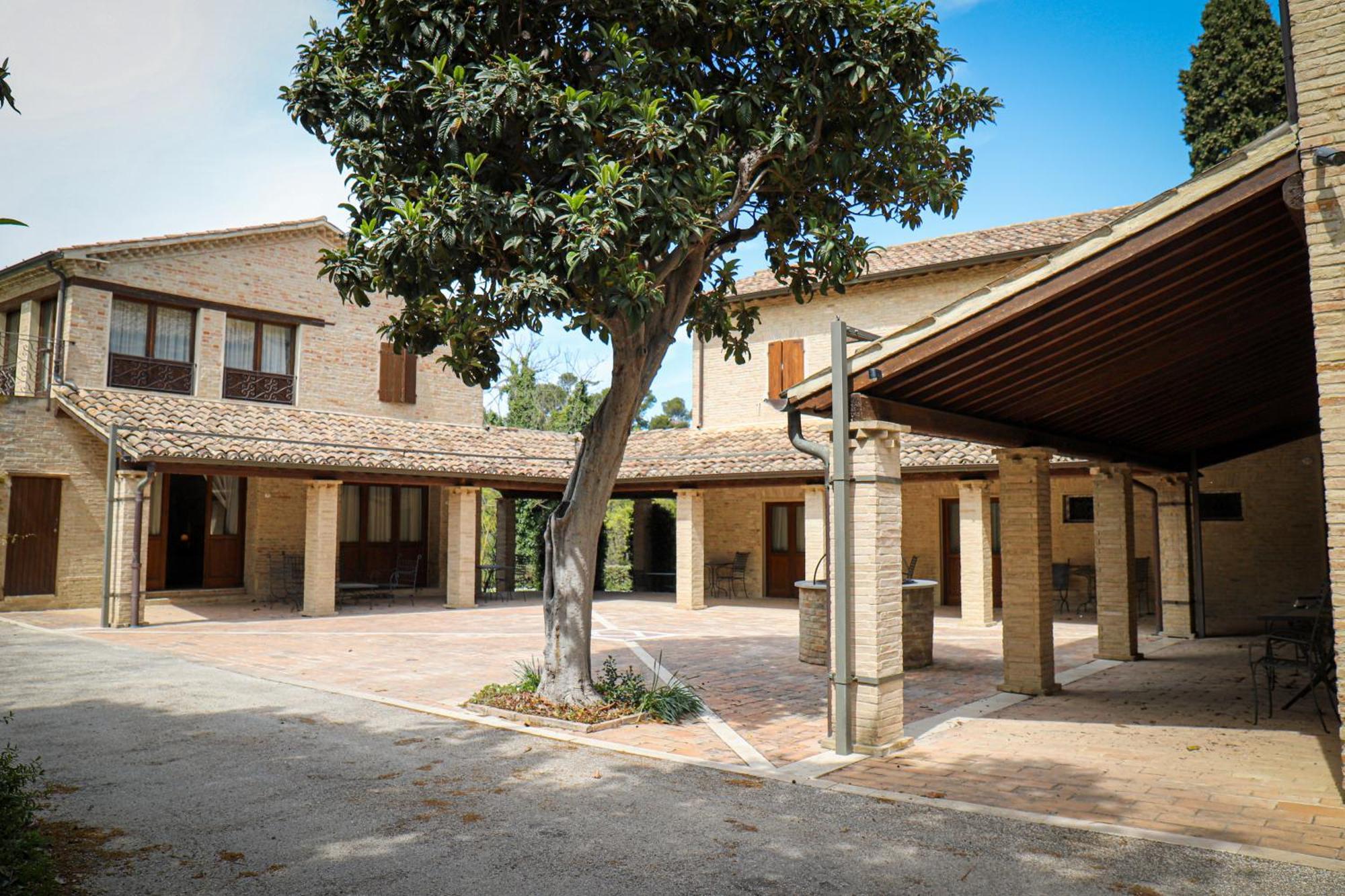 מלון פאנו Castello Montegiove מראה חיצוני תמונה