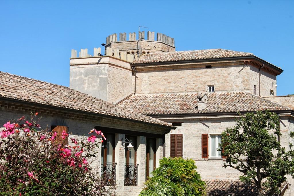 מלון פאנו Castello Montegiove מראה חיצוני תמונה